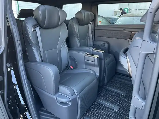 トヨタ アルファードハイブリット Z 東京都 2025(令7)年 0.1千km ブラック 登録済未使用車　/１４型ディスプレィオーディオ　/・ＡｐｐｌｅＣａｒＰlay・AndroidAuto/・BluetoothAudio/ＨＤＭＩ/ＵＳＢ/独立ムーンルーフ　/両側パワースライドドア　/パワーバックドア　　　/置くだけ充電　/快適温熱シート　/デジタルインナーミラー　/セーフティセンス/（予防安全パッケージ）/・プリクラッシュセーフティ/・レーントレーンシングアシスト/・全車速追従機能付レーダークルーズコントロール/・アダプティブハイビーム/・プロアクティブドライビングアシスト/純正フロアマット/保証書＆取説/ビルトインETC