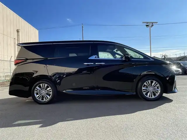 トヨタ アルファードハイブリット Z 東京都 2025(令7)年 0.1千km ブラック 登録済未使用車　/１４型ディスプレィオーディオ　/・ＡｐｐｌｅＣａｒＰlay・AndroidAuto/・BluetoothAudio/ＨＤＭＩ/ＵＳＢ/独立ムーンルーフ　/両側パワースライドドア　/パワーバックドア　　　/置くだけ充電　/快適温熱シート　/デジタルインナーミラー　/セーフティセンス/（予防安全パッケージ）/・プリクラッシュセーフティ/・レーントレーンシングアシスト/・全車速追従機能付レーダークルーズコントロール/・アダプティブハイビーム/・プロアクティブドライビングアシスト/純正フロアマット/保証書＆取説/ビルトインETC