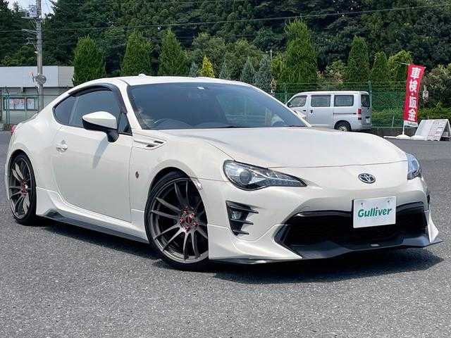 トヨタ ８６ GT 千葉県 2017(平29)年 1.8万km クリスタルホワイトパール ＴＲＤエアロ/ＴＲＤマフラー/ＲＡＹＳ５７ＸＲ１９インチＡＷ/ＴＥＩＮ車高調/Ｉｎｄｉｃａｔｏｒメーター/３連メーター（水温／油温／バキューム）/社外メモリナビ／フルセグＴＶ（ＡＶＩＣ－ＣＷ９０１）