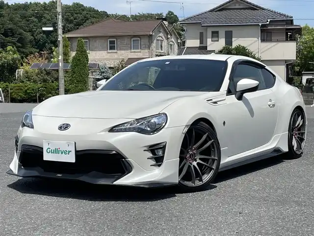 トヨタ ８６ GT 千葉県 2017(平29)年 1.8万km クリスタルホワイトパール ＴＲＤエアロ/ＴＲＤマフラー/ＲＡＹＳ５７ＸＲ１９インチＡＷ/ＴＥＩＮ車高調/Ｉｎｄｉｃａｔｏｒメーター/３連メーター（水温／油温／バキューム）/社外メモリナビ／フルセグＴＶ（ＡＶＩＣ－ＣＷ９０１）