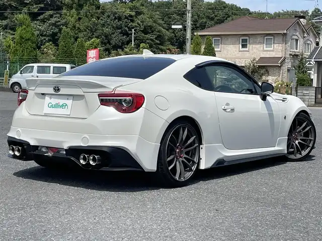 トヨタ ８６ GT 千葉県 2017(平29)年 1.8万km クリスタルホワイトパール ＴＲＤエアロ/ＴＲＤマフラー/ＲＡＹＳ５７ＸＲ１９インチＡＷ/ＴＥＩＮ車高調/Ｉｎｄｉｃａｔｏｒメーター/３連メーター（水温／油温／バキューム）/社外メモリナビ／フルセグＴＶ（ＡＶＩＣ－ＣＷ９０１）