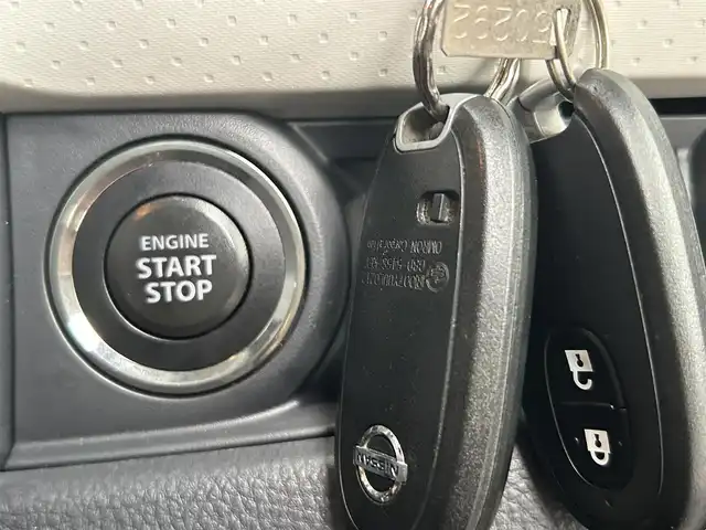 日産 モコ X FOUR 富山県 2011(平23)年 3.5万km モコベリー ４ＷＤ/純正ナビ/フルセグＴＶ／Ｂｌｕｅｔｏｏｔｈ/シートヒーター/社外ＡＷ１３インチ/ＥＴＣ/スマートキー/プッシュスタート/オートエアコン/ベンチシート/純正フロアマット/スペアキー1本/Wエアバック/保証書／取説有り