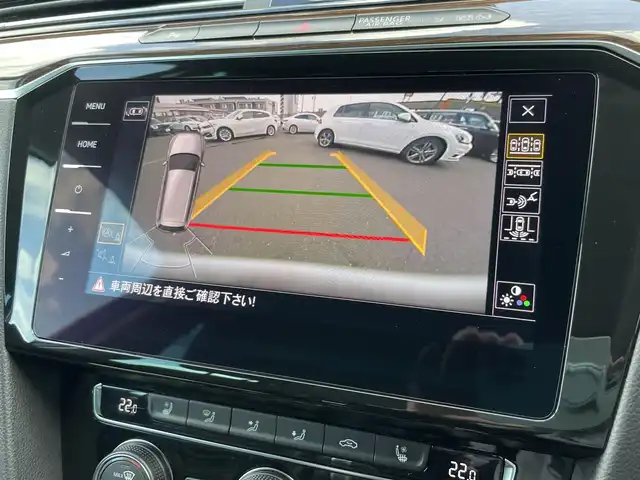 フォルクスワーゲン パサート ヴァリアント TSI ハイライン 静岡県 2018(平30)年 3.8万km ピュアホワイト テクノロジー・パッケージ/・ダイナミックライトアシスト/・アラウンドビューカメラ/・駐車支援システム（パークアシスト）/・デジタルメータークラスター/・電子制御式ディファレンシャルロック/Discoveｒ　Ｐｒｏ・ＰＫＧ/・リヤビューカメラ/・Volkswagen純正インフォテインメントシステム/・ETC２．０対応車載器/・モバイルオンラインサービスVolkswagen　car-Net/ACC（全車速追従機能付き）/レーンキープアシスト/渋滞時追従支援システム/レーンチェンジアシストシステム/PDC/リヤトラフィックアラート/プリクラッシュブレーキシステム/プロアクティブ・オキュパント・プロテクション/パワーテールゲート/インテリアアンビエントライト/メモリー付きパワーシート（フロント）/シートヒーター（フロント）