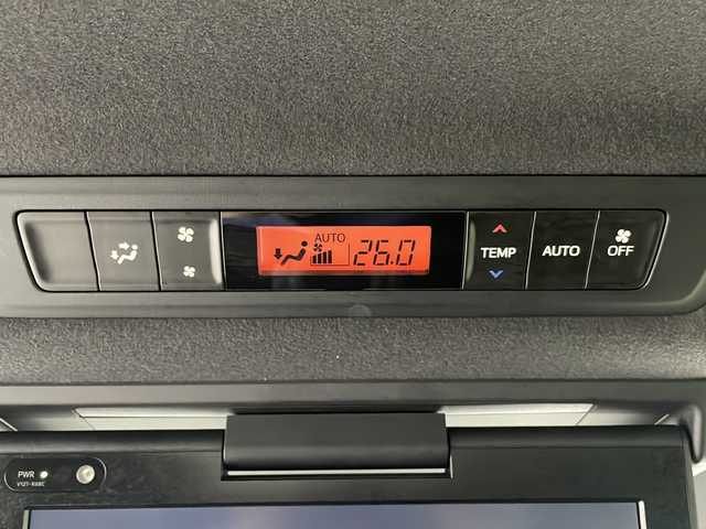 トヨタ ヴォクシー ZS 煌Ⅱ 群馬県 2020(令2)年 7.9万km ブラック 純正１０型ナビ　純正１２．１型後席モニター　バックカメラ　両側電動スライドドア　ビルトインＥＴＣ　前後ドラレコ　衝突被害軽減ブレーキ　レーンアシスト　クリアランスソナー　ＬＥＤヘッドライト　禁煙