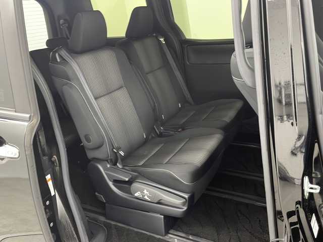 トヨタ ヴォクシー ZS 煌Ⅱ 群馬県 2020(令2)年 7.9万km ブラック 純正１０型ナビ　純正１２．１型後席モニター　バックカメラ　両側電動スライドドア　ビルトインＥＴＣ　前後ドラレコ　衝突被害軽減ブレーキ　レーンアシスト　クリアランスソナー　ＬＥＤヘッドライト　禁煙