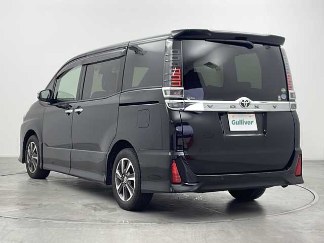 トヨタ ヴォクシー ZS 煌Ⅱ 群馬県 2020(令2)年 7.9万km ブラック 純正１０型ナビ　純正１２．１型後席モニター　バックカメラ　両側電動スライドドア　ビルトインＥＴＣ　前後ドラレコ　衝突被害軽減ブレーキ　レーンアシスト　クリアランスソナー　ＬＥＤヘッドライト　禁煙