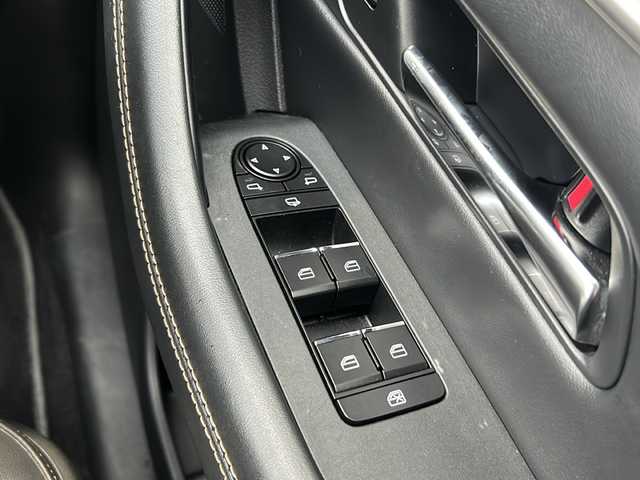 マツダ ＣＸ－６０ XD HV エクスクルーシブスポーツ 静岡県 2023(令5)年 1.7万km ソウルレッドクリスタルM 純正ナビ/・AM/FM/・Bluetooth/・USB/・TV/・HDMI/・Apple CarPlay/・Android Auto/メーカーオプション/ドライバー・パーソナライゼーション・システムパッケージ/パノラマサンルーフ/主要装備/・ＢＯＳＥサウンドシステム/・追従機能付クルコン/・全方位カメラ/・パワーバックドア/・ＥＴＣ/・リアフォグランプ/・前後ドラレコ/・パワーシート/・シートヒーター＆ベンチレーション/・本革シート(黒)/・純正２０インチアルミ/・i-stop/・TCS/・コーナーセンサー/・AC100V/150W電源/・BSM/・ヘッドアップディスプレイ/・電動チルト＆テレスコピックステアリング/・ヒルディセントコントロール/・スマートブレーキサポート
