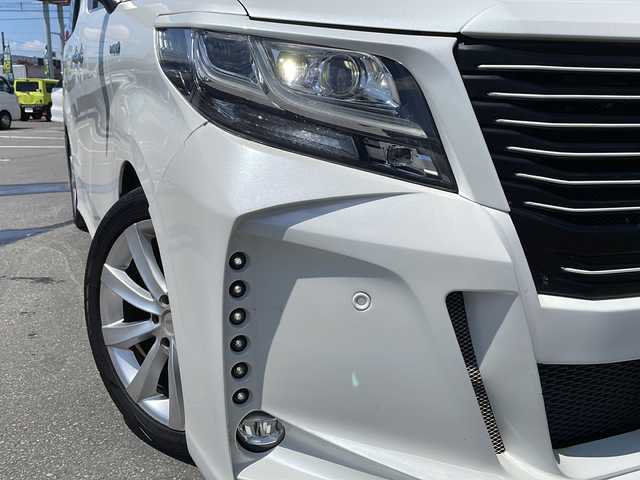 トヨタ アルファードハイブリット SR Cパッケージ 道北・旭川 2017(平29)年 6.6万km ホワイトパールクリスタルシャイン ・寒冷地仕様/・両側パワースライドドア/・パワーバックドア/・社外ナビ（アルパインビックX）/CD、DVD、BT、TV、ラジオ/・バックモニター/・社外フリップダウンモニター（アルパイン）/・ビルトインETC/・社外ドライブレコーダー（ケンウッド）/・純正フロアマット/・ステアリングヒーター/・フロントデアイサー/・レザーシート/・パワーシート/・メモリーシート/・シートヒーター/・電動格納ミラー/・オートライト/・LEDヘッドライト/・フォグランプ/・バックフォグ/・ウィンカーミラー/・オートハイビーム/・クルーズコントロール/・コーナーセンサー前後/・スマートキー一体型エンジンスターター/・社外エアロ前後（GLANZEN）/・18インチスタッドレス積み込み