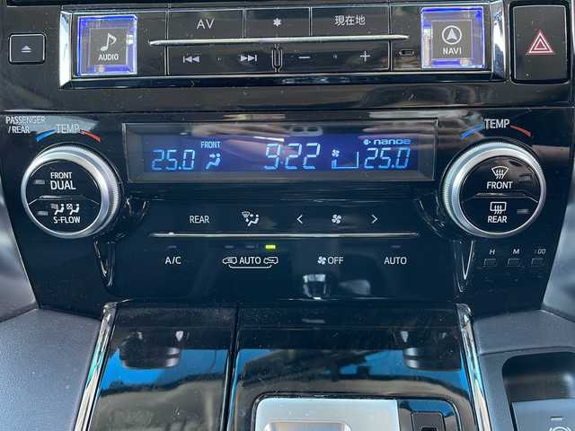 トヨタ アルファードハイブリット SR Cパッケージ 道北・旭川 2017(平29)年 6.6万km ホワイトパールクリスタルシャイン ・寒冷地仕様/・両側パワースライドドア/・パワーバックドア/・社外ナビ（アルパインビックX）/CD、DVD、BT、TV、ラジオ/・バックモニター/・社外フリップダウンモニター（アルパイン）/・ビルトインETC/・社外ドライブレコーダー（ケンウッド）/・純正フロアマット/・ステアリングヒーター/・フロントデアイサー/・レザーシート/・パワーシート/・メモリーシート/・シートヒーター/・電動格納ミラー/・オートライト/・LEDヘッドライト/・フォグランプ/・バックフォグ/・ウィンカーミラー/・オートハイビーム/・クルーズコントロール/・コーナーセンサー前後/・スマートキー一体型エンジンスターター/・社外エアロ前後（GLANZEN）/・18インチスタッドレス積み込み