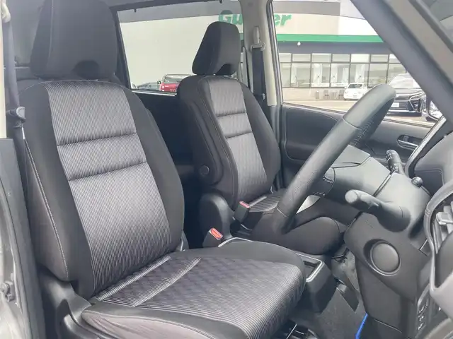 日産 セレナ e－パワー ハイウェイスター V 島根県 2020(令2)年 7.6万km ディープブロンズ ディーラーOP10インチナビ(CD/DVD/BT/フルセグ)/プロパイロット/車線逸脱警報/車線逸脱防止支援システム/後側方車両検知警報/後側方衝突防止支援システム/エマージェンシーブレーキ/道路標識表示/ビルトインETC/両側パワースライドドア /左側ハンズフリースライドドア/前後ドライブレコーダー/フリップダウンモニター/電動格納ミラー/ミラーウィンカー /純正フロアマット/スペアキー×1