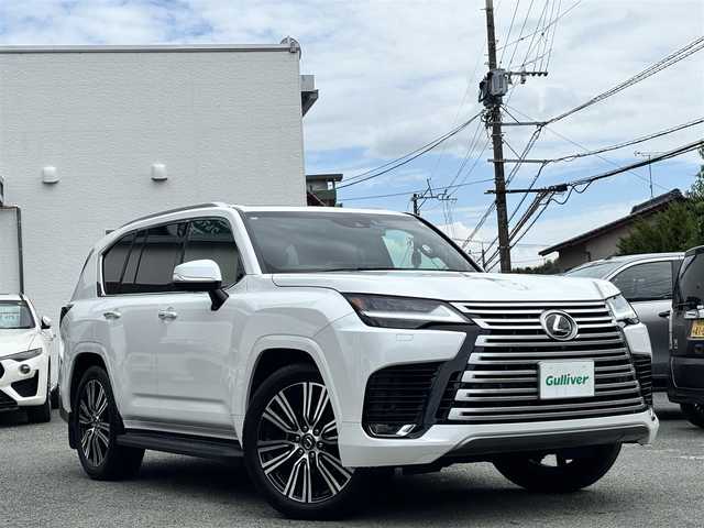レクサス ＬＸ 600 熊本県 2024(令6)年 0.4万km ソニッククォーツ ワンオーナー/サンルーフ/クールボックス/ルーフレール/純正メーカーナビ/【Applecarplay/フルセグTV/BT/HDMI/Type-C】/パノラミックビューモニター/レーダークルーズコントロール/プリクラッシュセーフティー/リアクロストラフィックアラート/ヘッドアップディスプレイ/トランクションコントロール/ブラインドスポットモニター/デジタルインナーミラー/純正エアサス/電動リアゲート/ブレーキホールド/茶レザーシート/パワーシート（D席N席）/シートヒーター/エアシート/ハンドルヒーター/マルチテレインセレクト/ビルトインETC2.0/ドライブレコーダー/オートLEDヘッドライト/オートハイビーム/純正22インチAW/革巻きステアリング/パドルシフト/ワイヤレス充電/純正フロアマット/盗難防止装置/保証書/取扱説明書/スペアキー