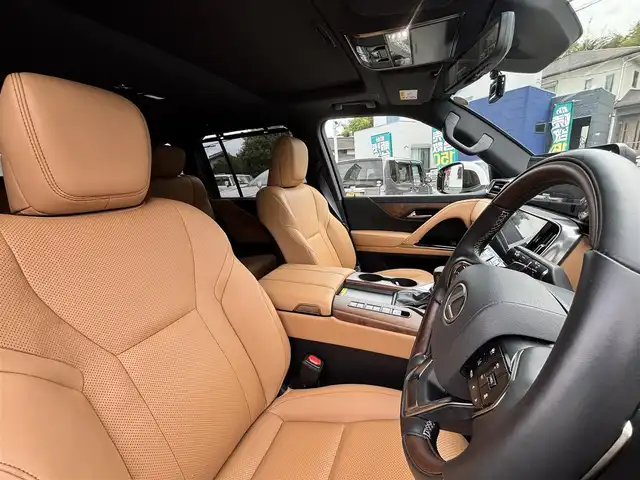 レクサス ＬＸ 600 熊本県 2024(令6)年 0.4万km ソニッククォーツ ワンオーナー/サンルーフ/クールボックス/ルーフレール/純正メーカーナビ/【Applecarplay/フルセグTV/BT/HDMI/Type-C】/パノラミックビューモニター/レーダークルーズコントロール/プリクラッシュセーフティー/リアクロストラフィックアラート/ヘッドアップディスプレイ/トランクションコントロール/ブラインドスポットモニター/デジタルインナーミラー/純正エアサス/電動リアゲート/ブレーキホールド/茶レザーシート/パワーシート（D席N席）/シートヒーター/エアシート/ハンドルヒーター/マルチテレインセレクト/ビルトインETC2.0/ドライブレコーダー/オートLEDヘッドライト/オートハイビーム/純正22インチAW/革巻きステアリング/パドルシフト/ワイヤレス充電/純正フロアマット/盗難防止装置/保証書/取扱説明書/スペアキー