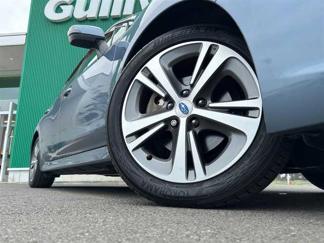 スバル レヴォーグ 1．6GT アイサイト 宮城県 2017(平29)年 2.3万km スティールブルーグレーM アイサイトVer.3/・プリクラッシュブレーキ/・ステレオカメラ/・誤発進抑制制御機能/・誤後進抑制機能機能/・全車速追従機能付クルーズコントロール/・アクティブレーンキープ/・車線逸脱ふらつき警報/純正ナビ（AVIC-RZ900）/・CD/DVD/・Bluetooth/・フルセグTV/バックカメラ/ETC/ドライブレコーダー/革巻きステアリング/パドルシフト/ヒルホールド機能付電動パーキングブレーキ/オートライト/スマートキー/プッシュスタート/電動格納ミラー/純正17インチAW/純正フロアマット/W/サイド/カーテン/ニーエアバッグ