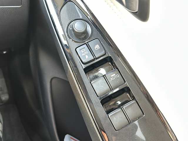 マツダ デミオ 15Sノーブルクリムゾン 静岡県 2018(平30)年 3.7万km セラミックM 純正ナビ/・FM/・AM/・Stitcher/・aha/・Bluetooth/・USB/・CD/・AUX/・DVD/・フルセグTV/主要装備/・３６０°ビューモニター/・ＥＴＣ/・ドライブレコーダー/・運転席+助手席シートヒーター/・専用内装＆シート表皮/・高輝度塗装純正ＡＷ/・パーキングセンサー/・ヘッドアップディスプレイ/・サイドカーテンエアバッグ/・ＬＥＤヘッドライト/・アイドリングストップ/・レーンキープアシスト/・ブラインドスポットモニター/・スマートシティーブレーキサポート