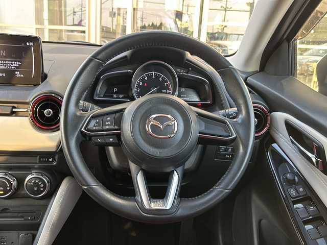 マツダ デミオ 15Sノーブルクリムゾン 静岡県 2018(平30)年 3.7万km セラミックM 純正ナビ/・FM/・AM/・Stitcher/・aha/・Bluetooth/・USB/・CD/・AUX/・DVD/・フルセグTV/主要装備/・３６０°ビューモニター/・ＥＴＣ/・ドライブレコーダー/・運転席+助手席シートヒーター/・専用内装＆シート表皮/・高輝度塗装純正ＡＷ/・パーキングセンサー/・ヘッドアップディスプレイ/・サイドカーテンエアバッグ/・ＬＥＤヘッドライト/・アイドリングストップ/・レーンキープアシスト/・ブラインドスポットモニター/・スマートシティーブレーキサポート