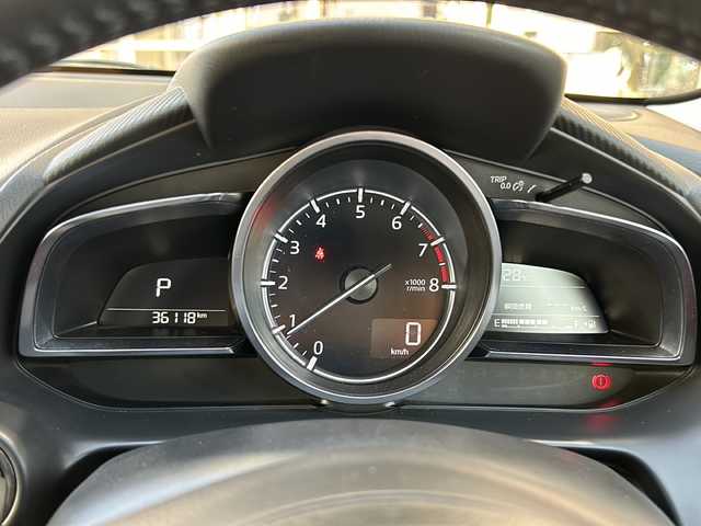 マツダ デミオ 15Sノーブルクリムゾン 静岡県 2018(平30)年 3.7万km セラミックM 純正ナビ/・FM/・AM/・Stitcher/・aha/・Bluetooth/・USB/・CD/・AUX/・DVD/・フルセグTV/主要装備/・３６０°ビューモニター/・ＥＴＣ/・ドライブレコーダー/・運転席+助手席シートヒーター/・専用内装＆シート表皮/・高輝度塗装純正ＡＷ/・パーキングセンサー/・ヘッドアップディスプレイ/・サイドカーテンエアバッグ/・ＬＥＤヘッドライト/・アイドリングストップ/・レーンキープアシスト/・ブラインドスポットモニター/・スマートシティーブレーキサポート
