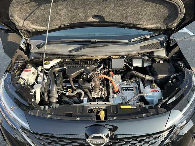 日産 オーラ G 山口県 2022(令4)年 3.2万km 黒 NissanConnectナビゲーションシステム/フルセグテレビ/BOSEパーソナルプラスサウンドシステム/アラウンドビューモニター/ETC2.0/ドライブレコーダー/LEDヘッドランプ/オートライト/ハイビームアシスト/フォグランプ/17インチ純正アルミホイール/インテリジェントルームミラー/電動パーキングブレーキ/オートブレーキホールド/スマートキー/プッシュアップスタート/USB電源ソケット/ワイヤレス充電器 /USB入力端子/プロパイロット/エマージェンシーブレーキ/車線逸脱防止支援システム/後側方衝突防止支援システム/盗難防止装置/取扱説明書/ワンオーナー