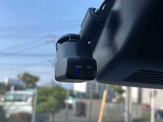 日産 オーラ G 山口県 2022(令4)年 3.2万km 黒 NissanConnectナビゲーションシステム/フルセグテレビ/BOSEパーソナルプラスサウンドシステム/アラウンドビューモニター/ETC2.0/ドライブレコーダー/LEDヘッドランプ/オートライト/ハイビームアシスト/フォグランプ/17インチ純正アルミホイール/インテリジェントルームミラー/電動パーキングブレーキ/オートブレーキホールド/スマートキー/プッシュアップスタート/USB電源ソケット/ワイヤレス充電器 /USB入力端子/プロパイロット/エマージェンシーブレーキ/車線逸脱防止支援システム/後側方衝突防止支援システム/盗難防止装置/取扱説明書/ワンオーナー