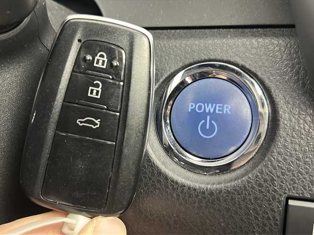 トヨタ カムリ WS 埼玉県 2020(令2)年 4.9万km プラチナホワイトパールマイカ 純正ナビ/バックカメラ/レーダークルーズコンロトール/レーンキープアシスト/オートハイビーム/プリクラッシュセーフティ/ブラインドスポットモニタリング/リアクロストラフィックアラート/パーキングサポートブレーキ/クリアランスソナー/オートホールド/電子パーキング/ビルトインETC2.0/運転席パワーシート/ハーフレザーシート