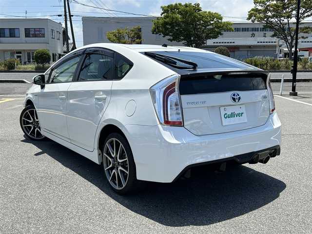 トヨタ プリウス S ツーリングセレクション 鳥取県 2012(平24)年 4.2万km ホワイトパールクリスタルシャイン G’s仕様/社外ナビ/ワンセグ/DVD/CD/BT/USB/ビルトインETC/LEDヘッドライト/フォグライト/G’ｓ18インチアルミホイール/G’ｓ前後バンパー/プッシュエンジンスタート/アイドリングストップ/ウィンカーミラー/電動格納ミラー/フロアマット・ドアバイザー/保証書・取扱説明書