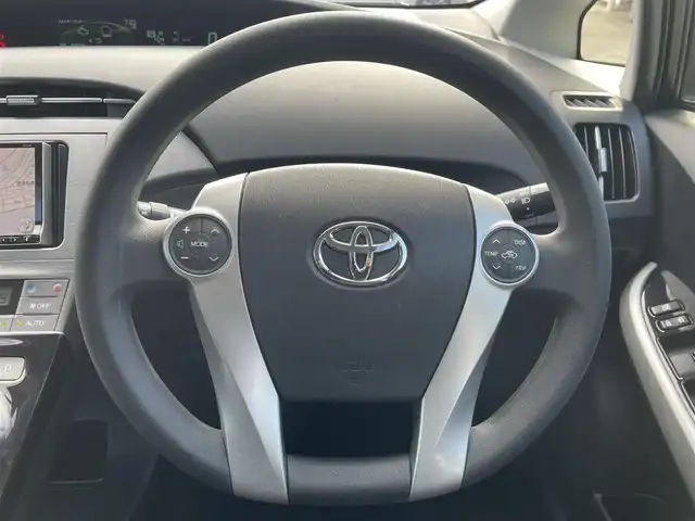 トヨタ プリウス S ツーリングセレクション 和歌山県 2012(平24)年 4.2万km ホワイトパールクリスタルシャイン (株)IDOMが運営する【じしゃロン和歌山店】の自社ローン専用車両になります。こちらは現金またはオートローンご利用時の価格です。自社ローンご希望の方は別途その旨お申付け下さい/社外ナビ/ワンセグ/DVD/CD/BT/USB/ビルトインETC/LEDヘッドライト/フォグライト/G’ｓ18インチアルミホイール/プッシュエンジンスタート/アイドリングストップ/ウィンカーミラー/電動格納ミラー/保証書・取扱説明書