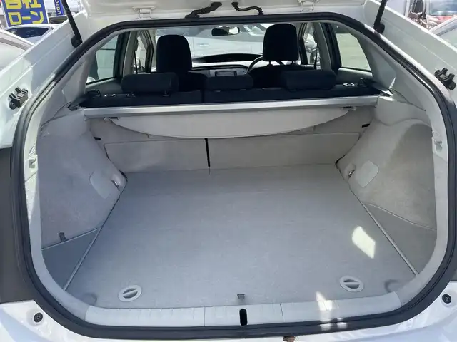 トヨタ プリウス S ツーリングセレクション 和歌山県 2012(平24)年 4.2万km ホワイトパールクリスタルシャイン (株)IDOMが運営する【じしゃロン和歌山店】の自社ローン専用車両になります。こちらは現金またはオートローンご利用時の価格です。自社ローンご希望の方は別途その旨お申付け下さい/社外ナビ/ワンセグ/DVD/CD/BT/USB/ビルトインETC/LEDヘッドライト/フォグライト/G’ｓ18インチアルミホイール/プッシュエンジンスタート/アイドリングストップ/ウィンカーミラー/電動格納ミラー/保証書・取扱説明書