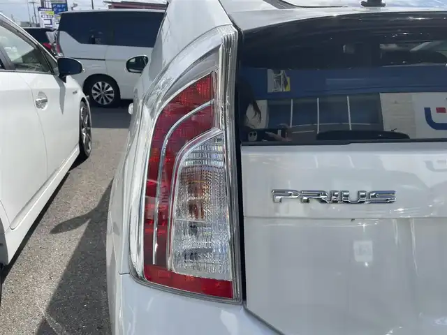 トヨタ プリウス S ツーリングセレクション 和歌山県 2012(平24)年 4.2万km ホワイトパールクリスタルシャイン (株)IDOMが運営する【じしゃロン和歌山店】の自社ローン専用車両になります。こちらは現金またはオートローンご利用時の価格です。自社ローンご希望の方は別途その旨お申付け下さい/社外ナビ/ワンセグ/DVD/CD/BT/USB/ビルトインETC/LEDヘッドライト/フォグライト/G’ｓ18インチアルミホイール/プッシュエンジンスタート/アイドリングストップ/ウィンカーミラー/電動格納ミラー/保証書・取扱説明書
