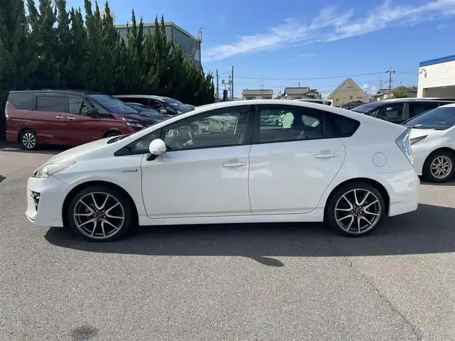 トヨタ プリウス S ツーリングセレクション 和歌山県 2012(平24)年 4.2万km ホワイトパールクリスタルシャイン (株)IDOMが運営する【じしゃロン和歌山店】の自社ローン専用車両になります。こちらは現金またはオートローンご利用時の価格です。自社ローンご希望の方は別途その旨お申付け下さい/社外ナビ/ワンセグ/DVD/CD/BT/USB/ビルトインETC/LEDヘッドライト/フォグライト/G’ｓ18インチアルミホイール/プッシュエンジンスタート/アイドリングストップ/ウィンカーミラー/電動格納ミラー/保証書・取扱説明書