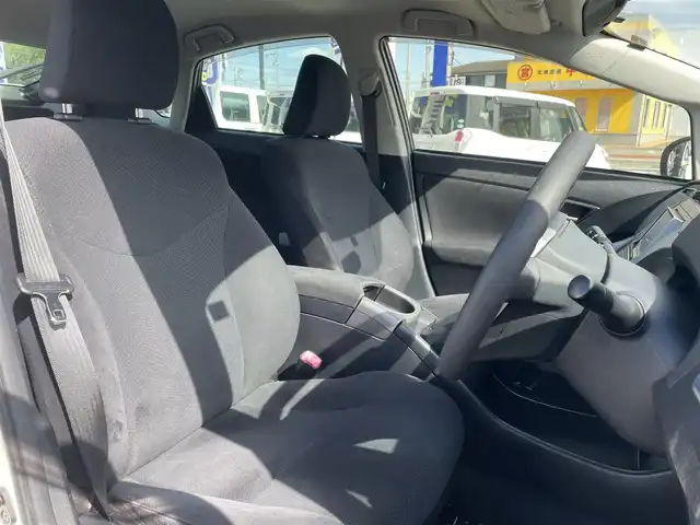 トヨタ プリウス S ツーリングセレクション 和歌山県 2012(平24)年 4.2万km ホワイトパールクリスタルシャイン (株)IDOMが運営する【じしゃロン和歌山店】の自社ローン専用車両になります。こちらは現金またはオートローンご利用時の価格です。自社ローンご希望の方は別途その旨お申付け下さい/社外ナビ/ワンセグ/DVD/CD/BT/USB/ビルトインETC/LEDヘッドライト/フォグライト/G’ｓ18インチアルミホイール/プッシュエンジンスタート/アイドリングストップ/ウィンカーミラー/電動格納ミラー/保証書・取扱説明書