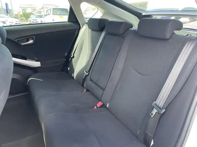 トヨタ プリウス S ツーリングセレクション 和歌山県 2012(平24)年 4.2万km ホワイトパールクリスタルシャイン (株)IDOMが運営する【じしゃロン和歌山店】の自社ローン専用車両になります。こちらは現金またはオートローンご利用時の価格です。自社ローンご希望の方は別途その旨お申付け下さい/社外ナビ/ワンセグ/DVD/CD/BT/USB/ビルトインETC/LEDヘッドライト/フォグライト/G’ｓ18インチアルミホイール/プッシュエンジンスタート/アイドリングストップ/ウィンカーミラー/電動格納ミラー/保証書・取扱説明書