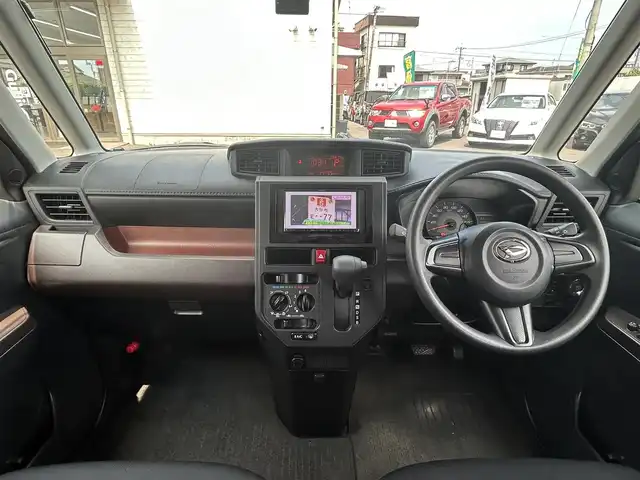 ダイハツ トール X 大分県 2017(平29)年 3.5万km ブライトシルバーメタリック 社外メモリナビ MDV-D404BT/【ワンセグ/DVD/BTオーディオ】/片側パワースライドドア/前後2カメラドライブレコーダー/ETC/オートライト/横滑り防止装置/チルトステアリング/アイドリングストップ/リアプライバシーガラス/エンジンプッシュスタート/ヘッドライトレベライザー/ドアバイザー/フロアマット/オートリトラミラー/Wエアバッグ/ABS/スマートキー×2/車両取説