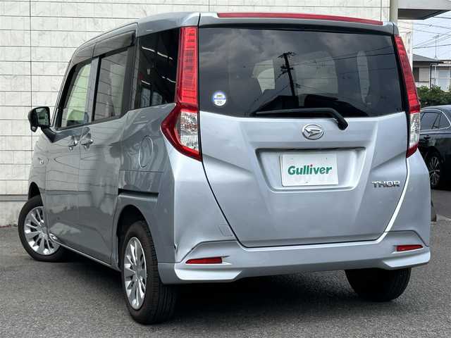 ダイハツ トール X 大分県 2017(平29)年 3.5万km ブライトシルバーメタリック 社外メモリナビ MDV-D404BT/【ワンセグ/DVD/BTオーディオ】/片側パワースライドドア/前後2カメラドライブレコーダー/ETC/オートライト/横滑り防止装置/チルトステアリング/アイドリングストップ/リアプライバシーガラス/エンジンプッシュスタート/ヘッドライトレベライザー/ドアバイザー/フロアマット/オートリトラミラー/Wエアバッグ/ABS/スマートキー×2/車両取説