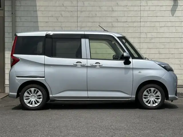 ダイハツ トール X 大分県 2017(平29)年 3.5万km ブライトシルバーメタリック 社外メモリナビ MDV-D404BT/【ワンセグ/DVD/BTオーディオ】/片側パワースライドドア/前後2カメラドライブレコーダー/ETC/オートライト/横滑り防止装置/チルトステアリング/アイドリングストップ/リアプライバシーガラス/エンジンプッシュスタート/ヘッドライトレベライザー/ドアバイザー/フロアマット/オートリトラミラー/Wエアバッグ/ABS/スマートキー×2/車両取説