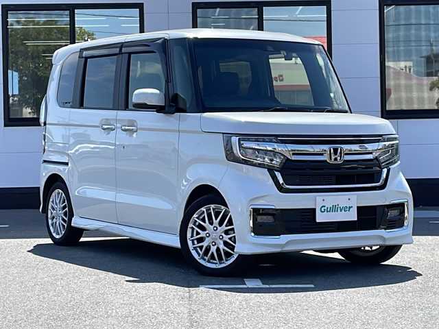 ホンダ Ｎ ＢＯＸ カスタム L ターボ 山口県 2022(令4)年 4万km プラチナホワイトパール 社外9インチナビ【AVIC-RQ912】/・フルセグテレビ/・Bluetooth機能/・AM/FMラジオ/・CD/DVD再生/・USB入力端子/・HDMI入力/・AUX接続/バックカメラ/両側パワースライドドア/ＥＴＣ2.0/ドライブレコーダー/スマートキー×２/プッシュスタート/後席モニター【kenwood LZ-900】/ハーフレザー/シートヒーター/保証書/レーダークルーズコントロール/ホンダセンシング/・CMBS警報距離/・ACC先行車検知音/・先行車発進お知らせ機能/・路外逸脱抑制機能システム/・レーンキープアシストシステム制御解除警報/・標識認識機能/盗難防止装置/純正15インチアルミホイール