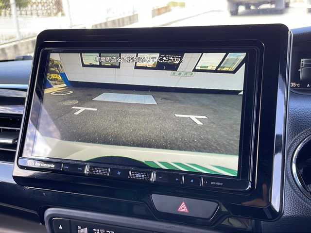 ホンダ Ｎ ＢＯＸ カスタム L ターボ 山口県 2022(令4)年 4万km プラチナホワイトパール 社外9インチナビ【AVIC-RQ912】/・フルセグテレビ/・Bluetooth機能/・AM/FMラジオ/・CD/DVD再生/・USB入力端子/・HDMI入力/・AUX接続/バックカメラ/両側パワースライドドア/ＥＴＣ2.0/ドライブレコーダー/スマートキー×２/プッシュスタート/後席モニター【kenwood LZ-900】/ハーフレザー/シートヒーター/保証書/レーダークルーズコントロール/ホンダセンシング/・CMBS警報距離/・ACC先行車検知音/・先行車発進お知らせ機能/・路外逸脱抑制機能システム/・レーンキープアシストシステム制御解除警報/・標識認識機能/盗難防止装置/純正15インチアルミホイール