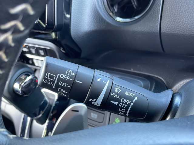 ホンダ Ｎ ＢＯＸ カスタム L ターボ 山口県 2022(令4)年 4万km プラチナホワイトパール 社外9インチナビ【AVIC-RQ912】/・フルセグテレビ/・Bluetooth機能/・AM/FMラジオ/・CD/DVD再生/・USB入力端子/・HDMI入力/・AUX接続/バックカメラ/両側パワースライドドア/ＥＴＣ2.0/ドライブレコーダー/スマートキー×２/プッシュスタート/後席モニター【kenwood LZ-900】/ハーフレザー/シートヒーター/保証書/レーダークルーズコントロール/ホンダセンシング/・CMBS警報距離/・ACC先行車検知音/・先行車発進お知らせ機能/・路外逸脱抑制機能システム/・レーンキープアシストシステム制御解除警報/・標識認識機能/盗難防止装置/純正15インチアルミホイール