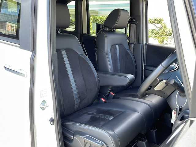 ホンダ Ｎ ＢＯＸ カスタム L ターボ 山口県 2022(令4)年 4万km プラチナホワイトパール 社外9インチナビ【AVIC-RQ912】/・フルセグテレビ/・Bluetooth機能/・AM/FMラジオ/・CD/DVD再生/・USB入力端子/・HDMI入力/・AUX接続/バックカメラ/両側パワースライドドア/ＥＴＣ2.0/ドライブレコーダー/スマートキー×２/プッシュスタート/後席モニター【kenwood LZ-900】/ハーフレザー/シートヒーター/保証書/レーダークルーズコントロール/ホンダセンシング/・CMBS警報距離/・ACC先行車検知音/・先行車発進お知らせ機能/・路外逸脱抑制機能システム/・レーンキープアシストシステム制御解除警報/・標識認識機能/盗難防止装置/純正15インチアルミホイール