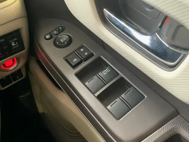 ホンダ Ｎ ＢＯＸ G EX ターボ ホンダセンシング 福井県 2018(平30)年 6.9万km クリスタルブラックパール (株)IDOMが運営する【じしゃロン福井店】の自社ローン専用車両になりますこちらは現金またはオートローンご利用時の価格です。自社ローンご希望の方は別途その旨お申付け下さい/純正ナビ/Bluetooth/CD/DVD/バックカメラ/両側パワースライドドア/衝突被害軽減システム/レーンキープアシスト/リアコーナーセンサー/アイドリングストップ/純正LEDヘッドライト/オートライト/ETC/パドルシフト/ドアバイザー/ステアリングスイッチ/プッシュスタート/スマートキー