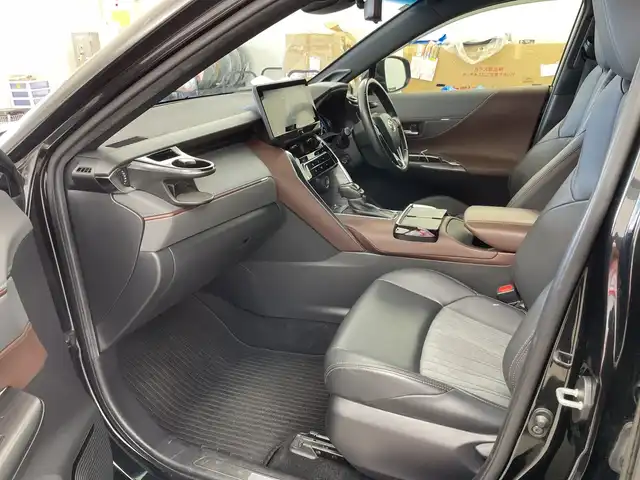トヨタ ハリアー Z 道央・札幌 2020(令2)年 5.6万km プレシャスブラックパール ・4WD/寒冷地仕様/・純正12.3ディスプレイオーディオ  /・フルセグ/BT/AUX/USB/・パノラミックビューモニター/・トヨタセーフティセンス/・JBLプレミアムサウンド/・レーダークルーズコントロール/・ブラインドスポットモニター/・パワーバックドア/・ハーフレザーシート/パワーシート/・ヘッドアップディスプレイ/・LEDヘッドライト/オートハイビーム/・置くだけ充電/・冬タイヤ社外AW積込/・ETC2.0/・電動格納ミラー
