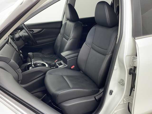 日産 エクストレイル 20X 兵庫県 2018(平30)年 4.3万km ブリリアントホワイトパール 純正SDナビ(MM318D-L)/フルセグTV/アラウンドビューモニター/デジタルインナーミラー/パワーバックドア/ビルトインETC/エマージェンシーブレーキ/進入禁止警報システム/駐車支援システム/クリアランスソナー/コーナリングスタビリティアシスト/アクティブエンジンブレーキ/前方ドラレコ/オートライト/LEDヘッドライト/フォグライト/カプロンシート/純正フロアマット/純正アルミホイール