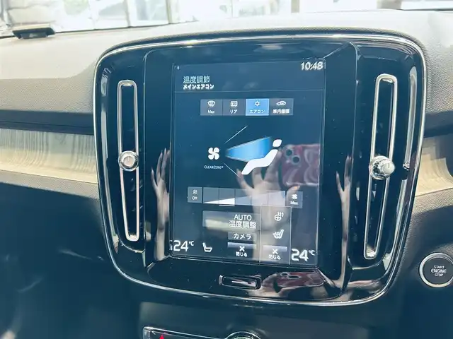 ボルボ ＸＣ４０ T4 AWD インスクリプション 大阪府 2018(平30)年 2.7万km 黒 ACC/HarmanKardon/純正ナビ/TV/applecarplay/360度カメラ/純正19インチAW/LEDヘッドライト/クリアランスソナー/ワイヤレス充電/自動駐車/黒革/パワーシート/Dシートメモリ/シートヒーター/ステアリングヒーター/BLIS/ルーフレール/ETC/スマートキー