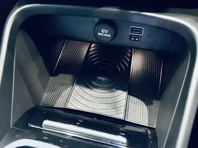 ボルボ ＸＣ４０ T4 AWD インスクリプション 大阪府 2018(平30)年 2.7万km 黒 ACC/HarmanKardon/純正ナビ/TV/applecarplay/360度カメラ/純正19インチAW/LEDヘッドライト/クリアランスソナー/ワイヤレス充電/自動駐車/黒革/パワーシート/Dシートメモリ/シートヒーター/ステアリングヒーター/BLIS/ルーフレール/ETC/スマートキー