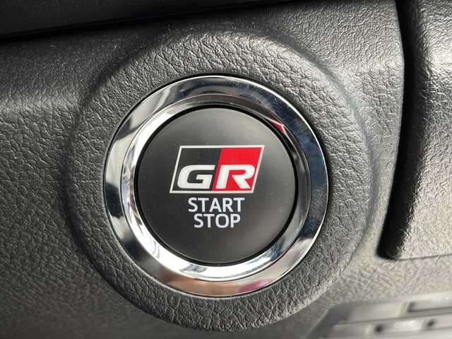 トヨタ ハイラックス Z GRスポーツ 千葉県 2023(令5)年 1.8万km スーパーホワイトⅡ 純正ナビ/フルセグTV/全方位カメラ/プリクラッシュセーフティ/レーンキープアシスト/レーダークルーズコントロール/オートハイビーム/クリアランスソナー/パドルシフト/ダウンヒルアシスト/ステアリングスイッチ/アルミメダル/アイドリングストップ/ETC/ドライブレコーダー