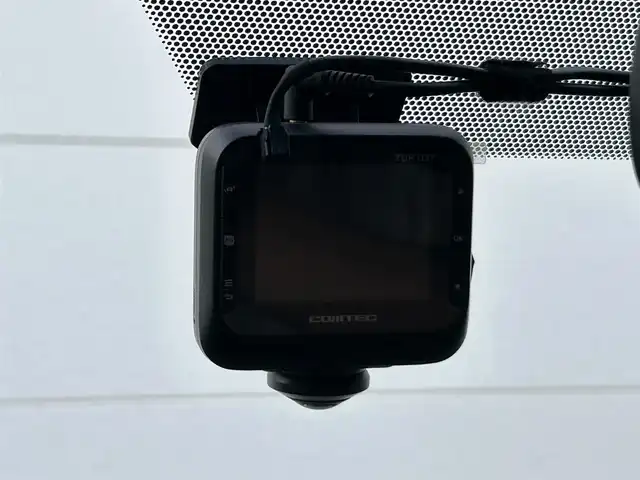 トヨタ ヴォクシー V 茨城県 2014(平26)年 7万km クォーツホワイトクリスタルシャイン 社外ナビ/フルセグTV/Bluetooth接続/バックカメラ/前後ドライブレコーダー/後部座席モニター/サンルーフ/クルーズコントロール/USB入力端子/両側パワースライド/三列シート/LEDヘッドライト/スペアキー/純正１５インチアルミホイール/純正フロアマット