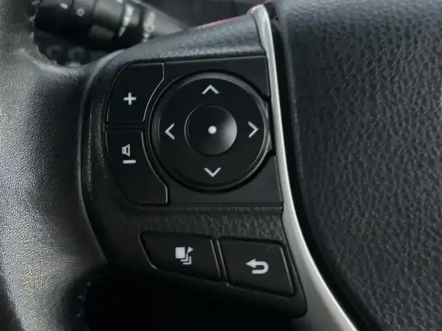 トヨタ ヴォクシー V 茨城県 2014(平26)年 7万km クォーツホワイトクリスタルシャイン 社外ナビ/フルセグTV/Bluetooth接続/バックカメラ/前後ドライブレコーダー/後部座席モニター/サンルーフ/クルーズコントロール/USB入力端子/両側パワースライド/三列シート/LEDヘッドライト/スペアキー/純正１５インチアルミホイール/純正フロアマット