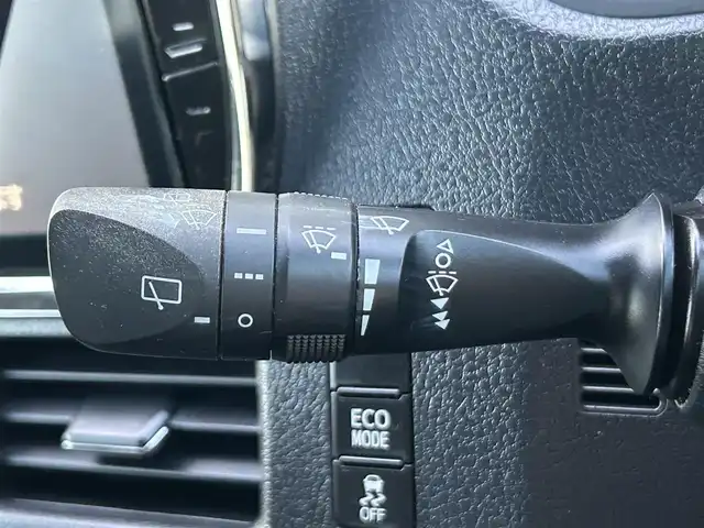 トヨタ ヴォクシー V 茨城県 2014(平26)年 7万km クォーツホワイトクリスタルシャイン 社外ナビ/フルセグTV/Bluetooth接続/バックカメラ/前後ドライブレコーダー/後部座席モニター/サンルーフ/クルーズコントロール/USB入力端子/両側パワースライド/三列シート/LEDヘッドライト/スペアキー/純正１５インチアルミホイール/純正フロアマット