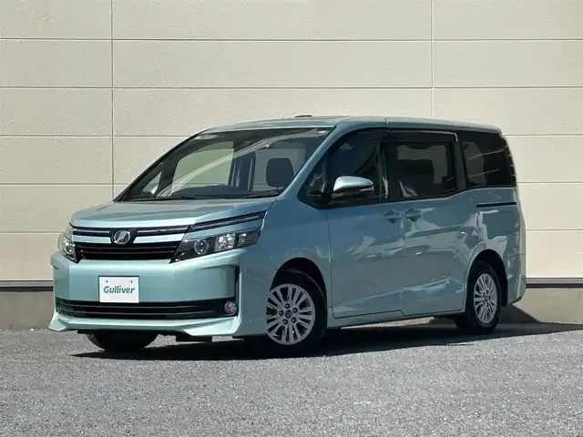 トヨタ ヴォクシー V 茨城県 2014(平26)年 7万km クォーツホワイトクリスタルシャイン 社外ナビ/フルセグTV/Bluetooth接続/バックカメラ/前後ドライブレコーダー/後部座席モニター/サンルーフ/クルーズコントロール/USB入力端子/両側パワースライド/三列シート/LEDヘッドライト/スペアキー/純正１５インチアルミホイール/純正フロアマット