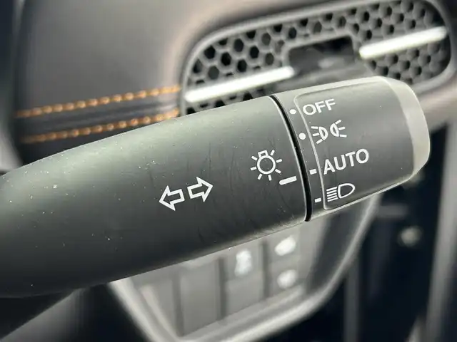 ホンダ ＺＲ－Ｖ ハイブリッド e:HEV Z 道央・札幌 2024(令6)年 3.4万km クリスタルブラックパール ・４WD/・寒冷地仕様/・全方位カメラ/・本革シート/・純正ディスプレイオーディオ/・ナビゲーション/・フルセグＴＶ/・Ｂｌｕｅｔｏｏｔｈ/・アダプティブクルーズコントロール/・Ｄ＆Ｎ席パワーシート/・シートメモリ/・パワーバックドア/・ＥＴＣ2.0/・D＆N席シートヒーター/・フロントワイパーデアイサー/・ミラーヒーター/・パドルシフト/・ステアリングスイッチ/・ダウンヒルアシストコントロール/・衝突軽減ブレーキ/・レーンアシスト/・ブラインドスポットモニター/・踏み間違い防止/・前後障害物センサー/・LEDヘッドライト/・オートライト/・電動パーキングブレーキ/・ブレーキオートホールド