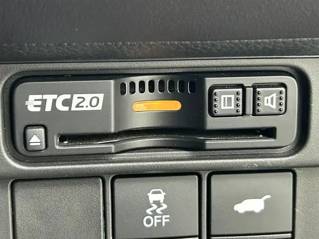 ホンダ ＺＲ－Ｖ ハイブリッド e:HEV Z 道央・札幌 2024(令6)年 3.4万km クリスタルブラックパール ・４WD/・寒冷地仕様/・全方位カメラ/・本革シート/・純正ディスプレイオーディオ/・ナビゲーション/・フルセグＴＶ/・Ｂｌｕｅｔｏｏｔｈ/・アダプティブクルーズコントロール/・Ｄ＆Ｎ席パワーシート/・シートメモリ/・パワーバックドア/・ＥＴＣ2.0/・D＆N席シートヒーター/・フロントワイパーデアイサー/・ミラーヒーター/・パドルシフト/・ステアリングスイッチ/・ダウンヒルアシストコントロール/・衝突軽減ブレーキ/・レーンアシスト/・ブラインドスポットモニター/・踏み間違い防止/・前後障害物センサー/・LEDヘッドライト/・オートライト/・電動パーキングブレーキ/・ブレーキオートホールド