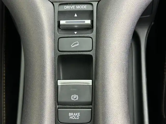 ホンダ ＺＲ－Ｖ ハイブリッド e:HEV Z 道央・札幌 2024(令6)年 3.4万km クリスタルブラックパール ・４WD/・寒冷地仕様/・全方位カメラ/・本革シート/・純正ディスプレイオーディオ/・ナビゲーション/・フルセグＴＶ/・Ｂｌｕｅｔｏｏｔｈ/・アダプティブクルーズコントロール/・Ｄ＆Ｎ席パワーシート/・シートメモリ/・パワーバックドア/・ＥＴＣ2.0/・D＆N席シートヒーター/・フロントワイパーデアイサー/・ミラーヒーター/・パドルシフト/・ステアリングスイッチ/・ダウンヒルアシストコントロール/・衝突軽減ブレーキ/・レーンアシスト/・ブラインドスポットモニター/・踏み間違い防止/・前後障害物センサー/・LEDヘッドライト/・オートライト/・電動パーキングブレーキ/・ブレーキオートホールド